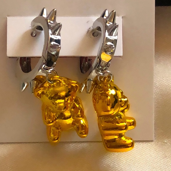 Betsey Johnson Silver Tone Punk And Spice Huggie Hoops Orange Gummy Bear Charm - Picture 7 of 12